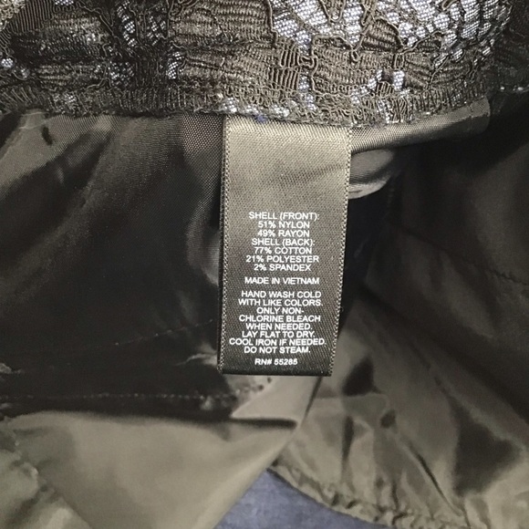 Express Lace Floral Flat Front Side Zip Pocket Shorts Black/Blue Size 4 - Picture 7 of 7